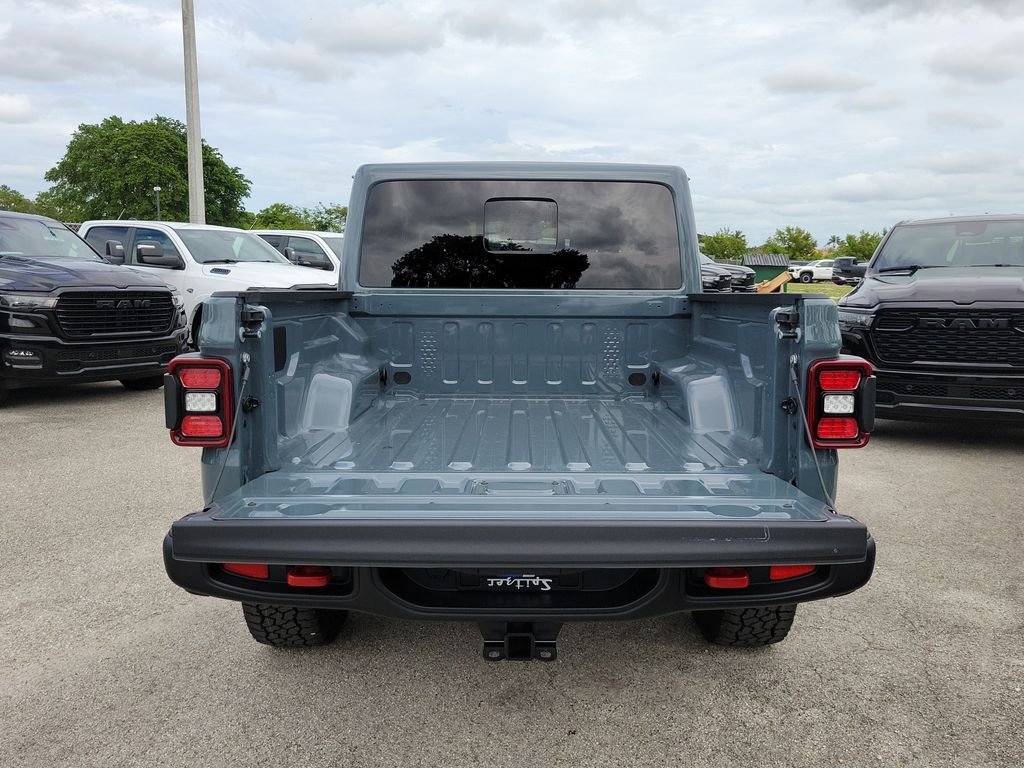 New 2026 Anvil Clear-Coat Exterior Paint Jeep Rubicon image 9