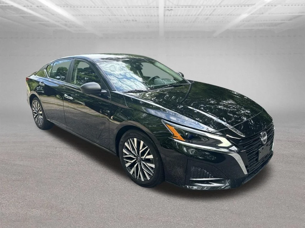 Used 2024 Black Nissan 2.5 SV image 8