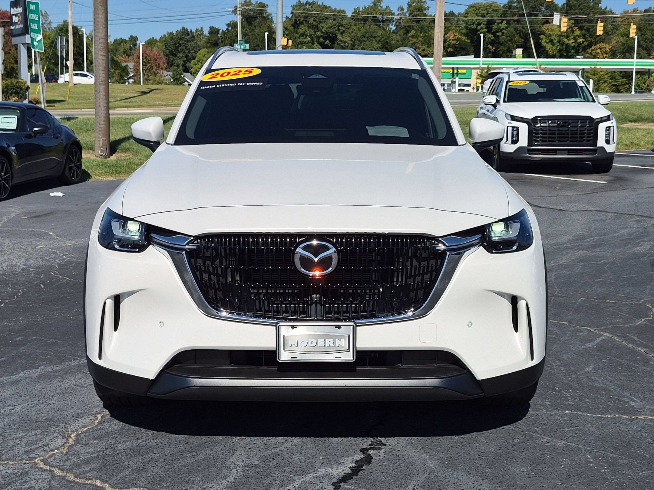 Used 2025 Rhodium White Premium Mazda Preferred Package image 8