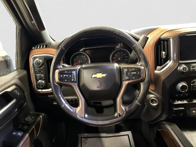 Used 2022 White Chevrolet High Country image 13