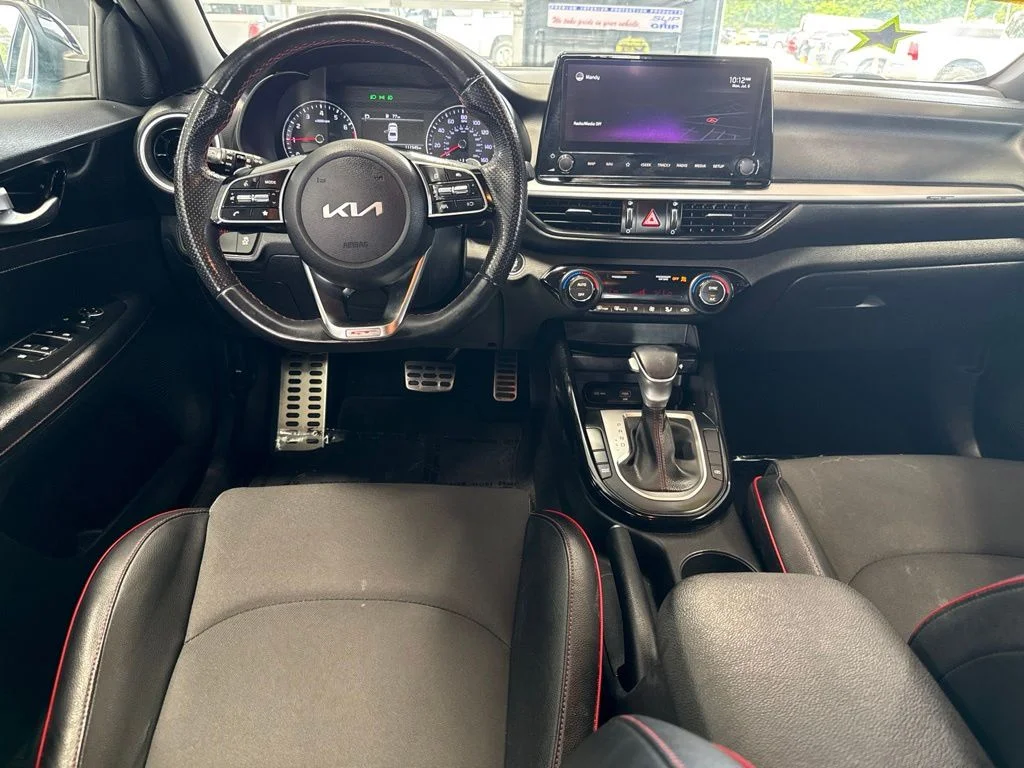 Used 2022 White Kia GT image 13
