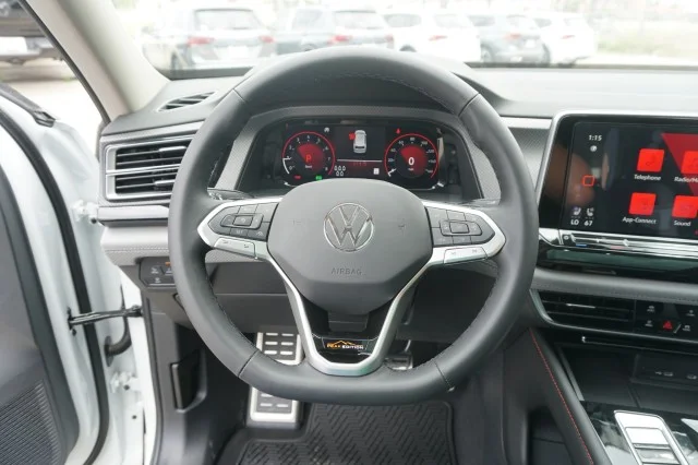 New 2024  Volkswagen 2.0T Peak Edition SEL image 22