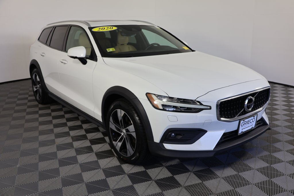 2020 Volvo V60 Cross Country Base