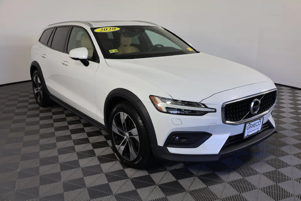 2020 Volvo V60 Cross Country Base
