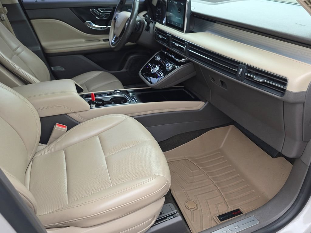 Used 2020 Ceramic White Lincoln Standard image 32