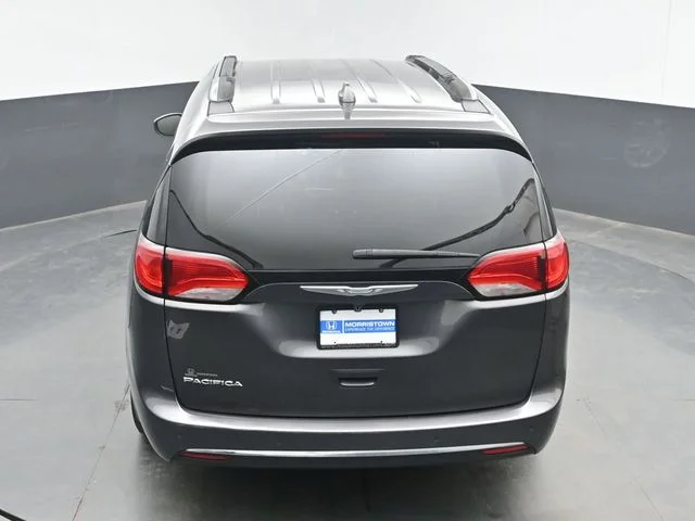Used 2017 Gray Chrysler Touring L Plus image 39