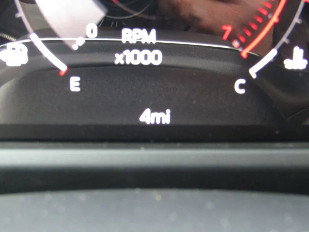 New 2026 Summit White GMC Elevation image 32