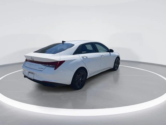 Used 2023 White Hyundai Blue image 8