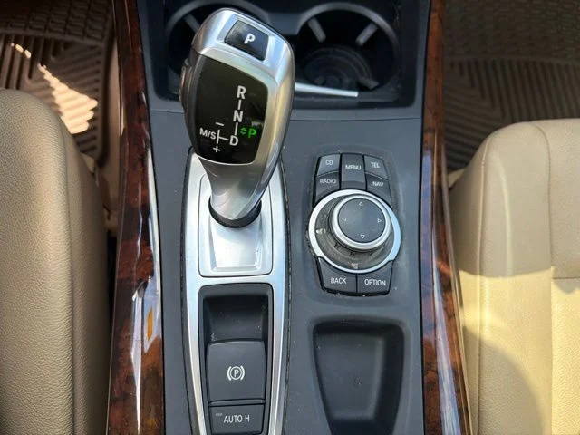 Used 2010 Black BMW xDrive35d image 15