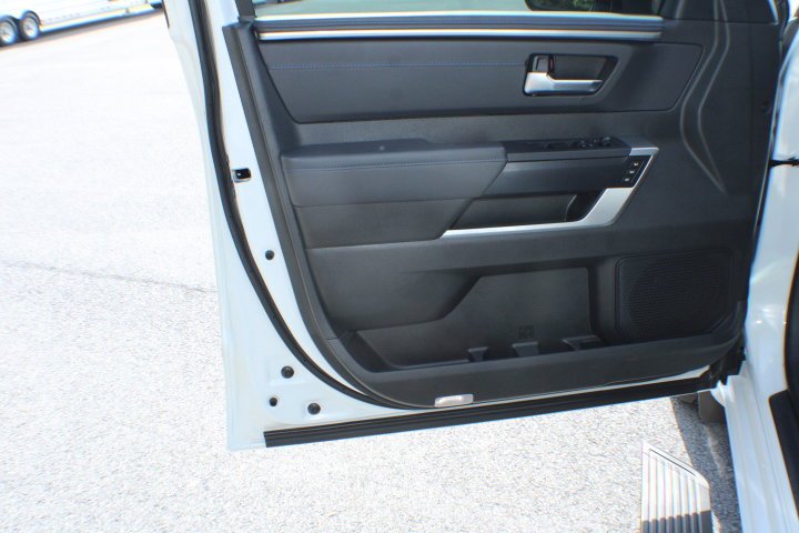 Certified Used 2025 Wind Chill Pearl Toyota Platinum image 6