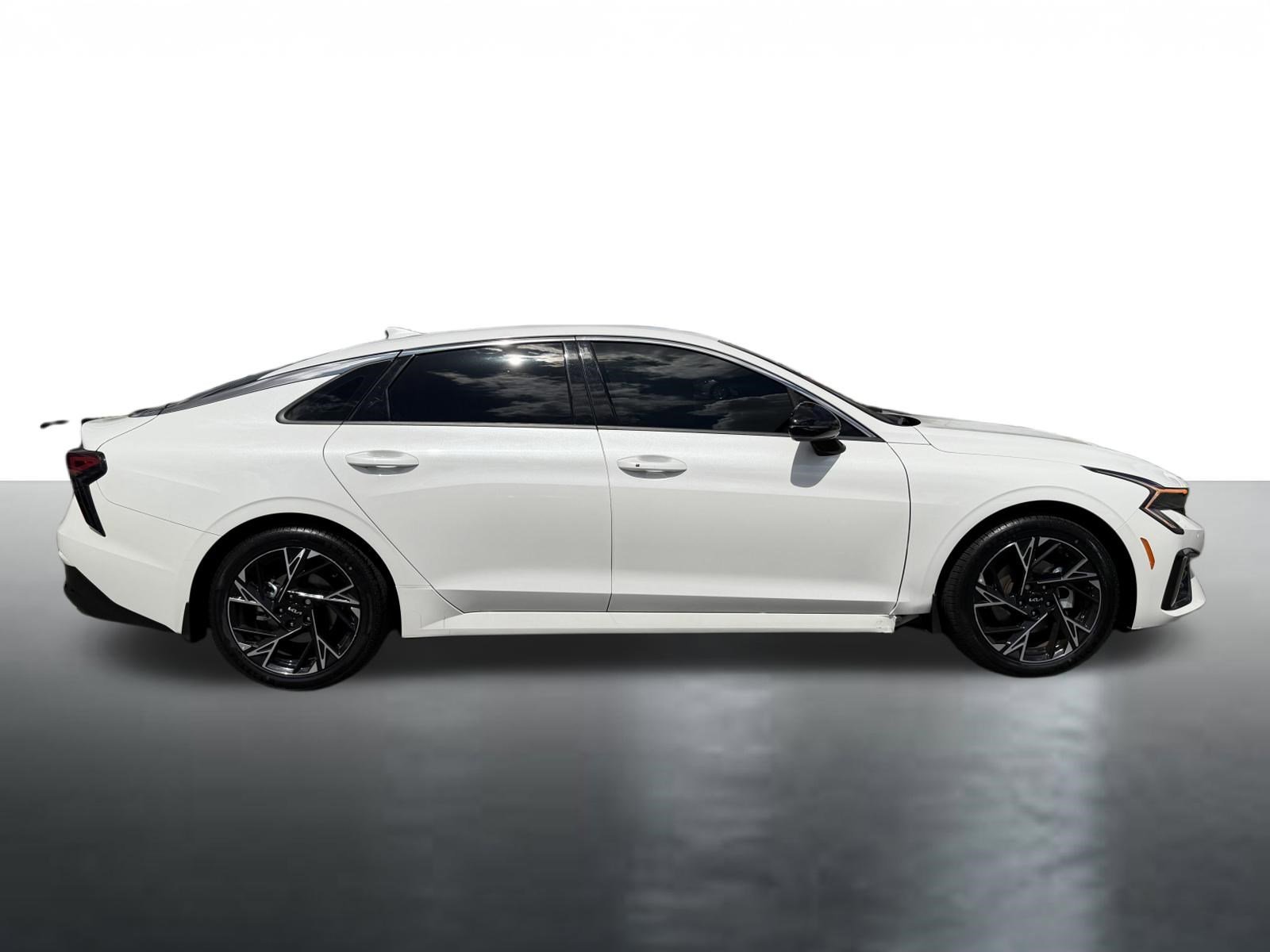 Certified Used 2025 Snow White Pearl Kia GT-Line image 9
