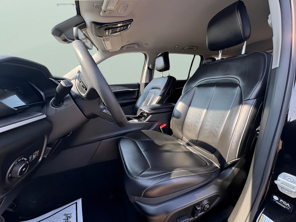 Used 2023 Black Jeep Limited image 22