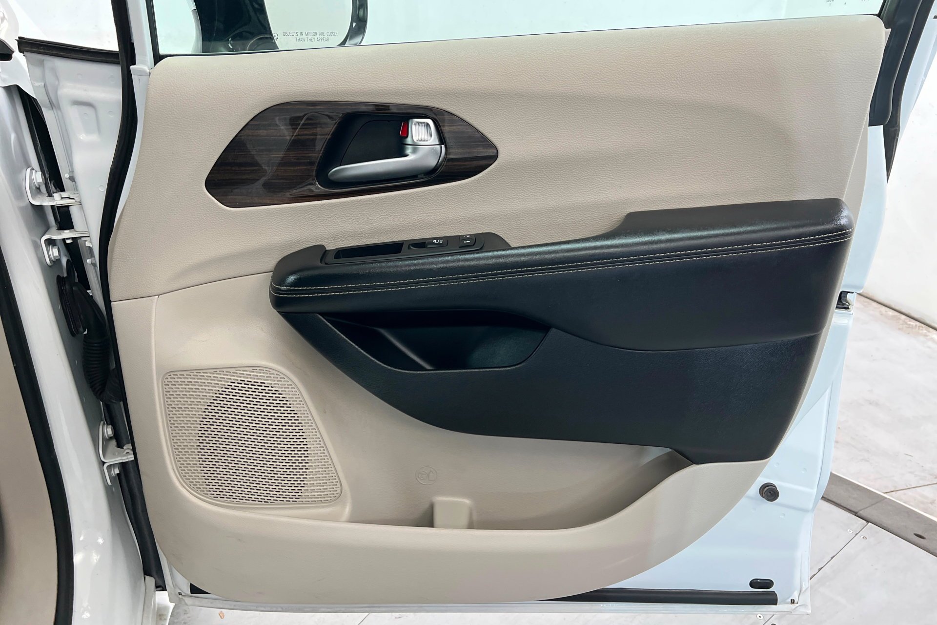 2023 Chrysler Pacifica Limited - Photo 24