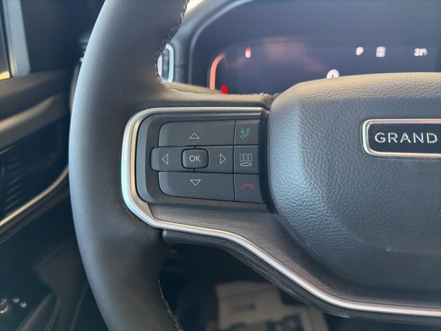 New 2026 Bright White Clear-Coat Exterior Paint Jeep  image 29
