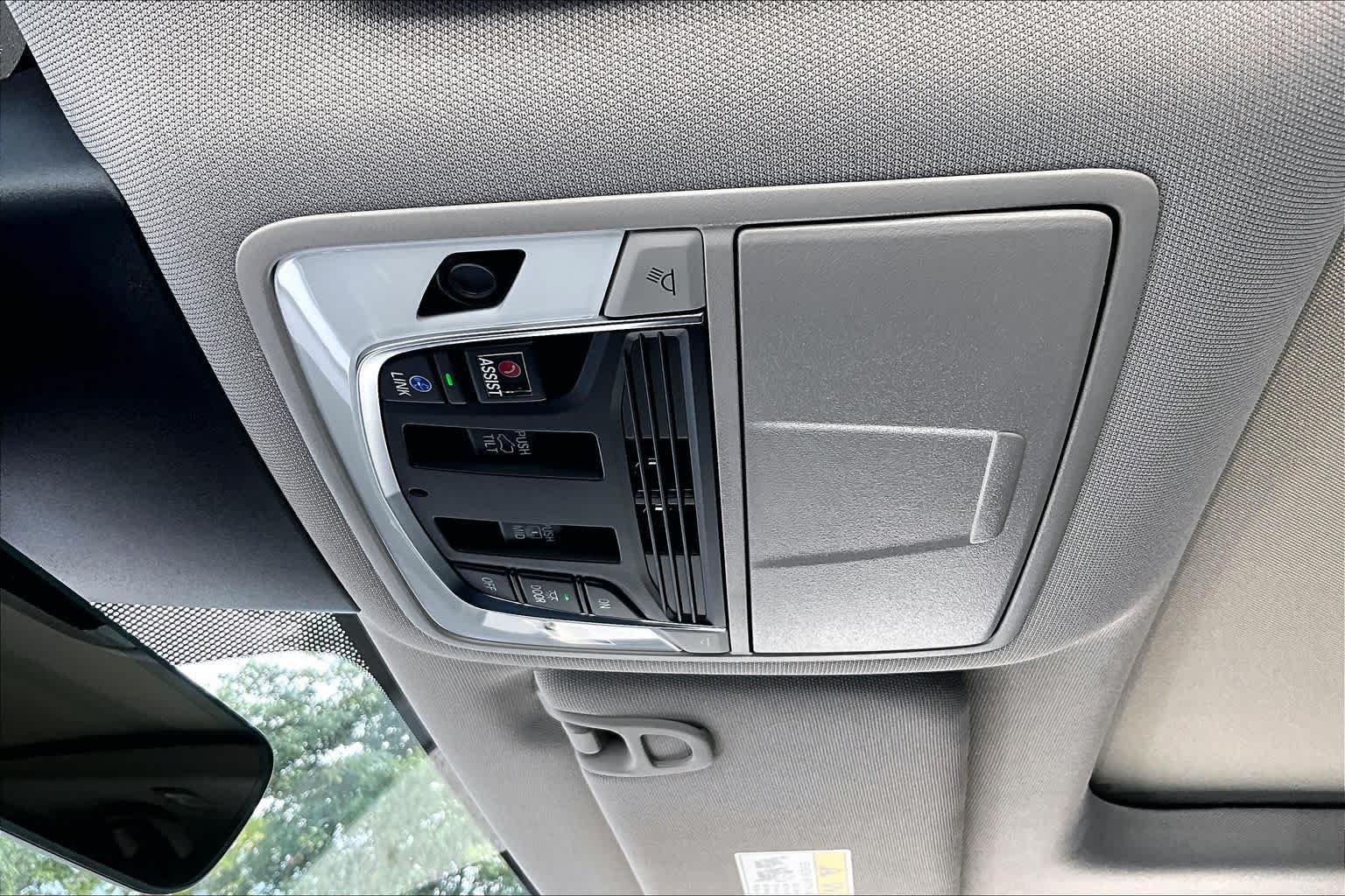 Used 2024 Liquid Carbon Metallic Acura w/Technology Package image 32