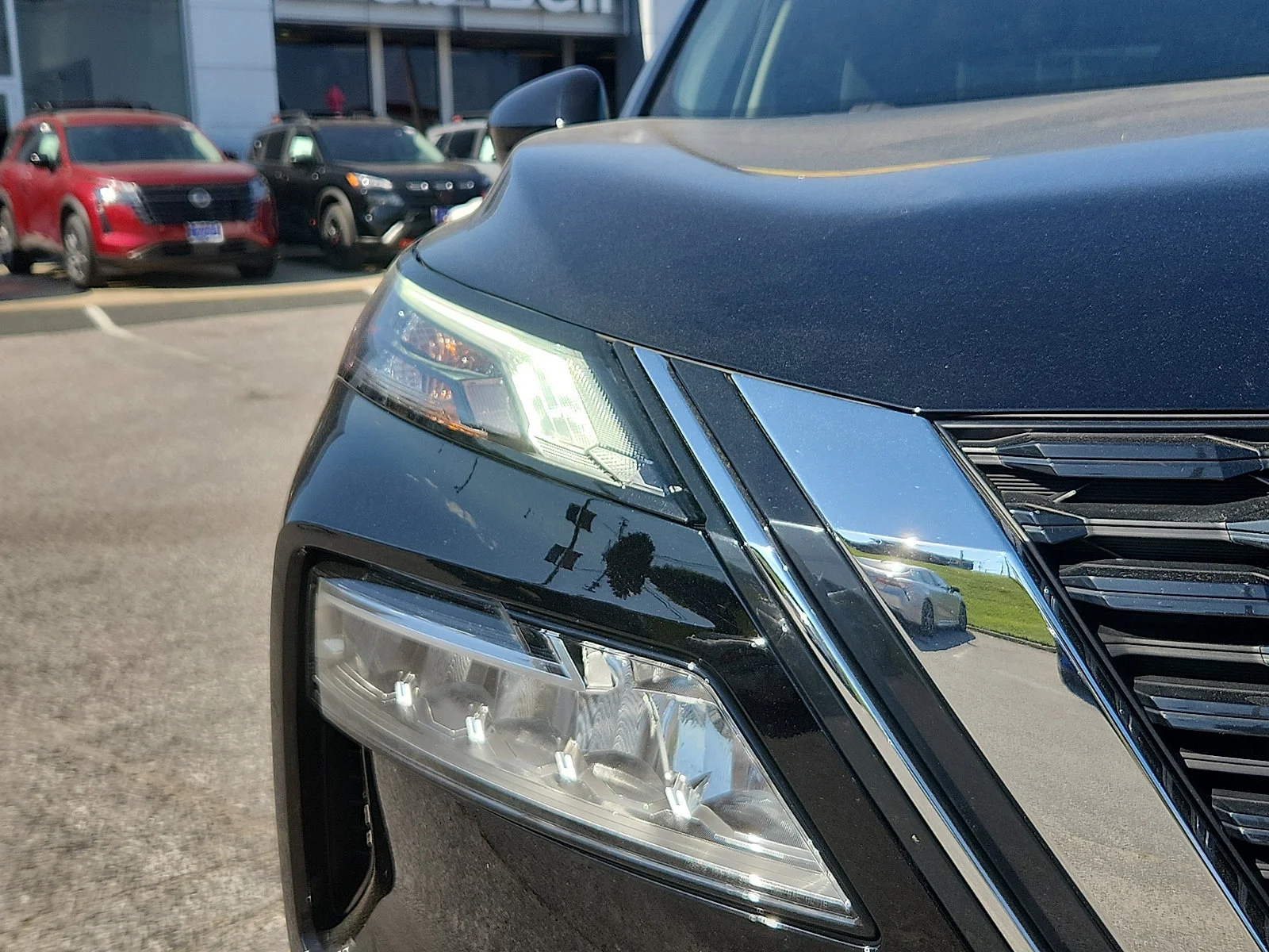 Used 2023 Black Nissan SV image 9