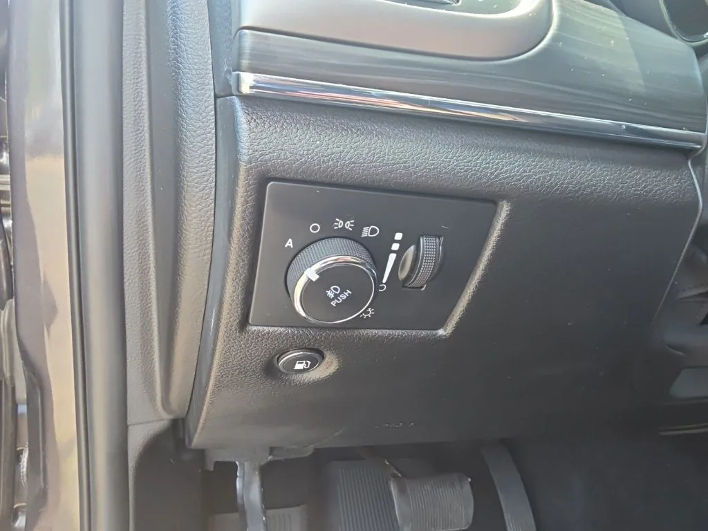 Certified Used 2021 Granite Crystal Clearcoat Metallic Jeep Limited image 14