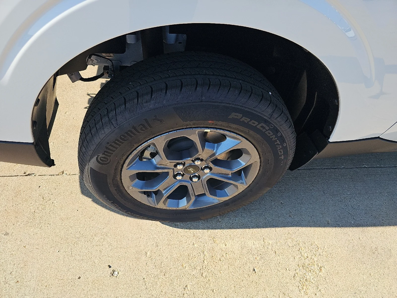 New 2026 Oxford White Ford XLT image 8