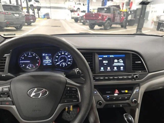 Used 2018 Red Hyundai SEL image 14