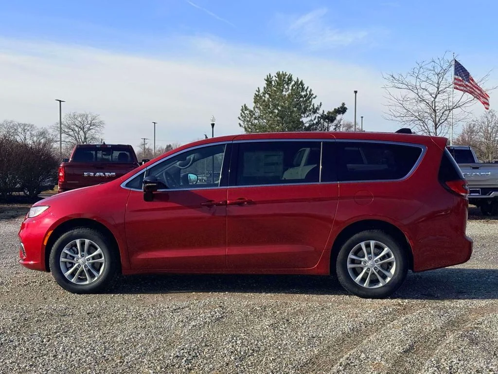 2026 Chrysler Pacifica Select - Photo 7