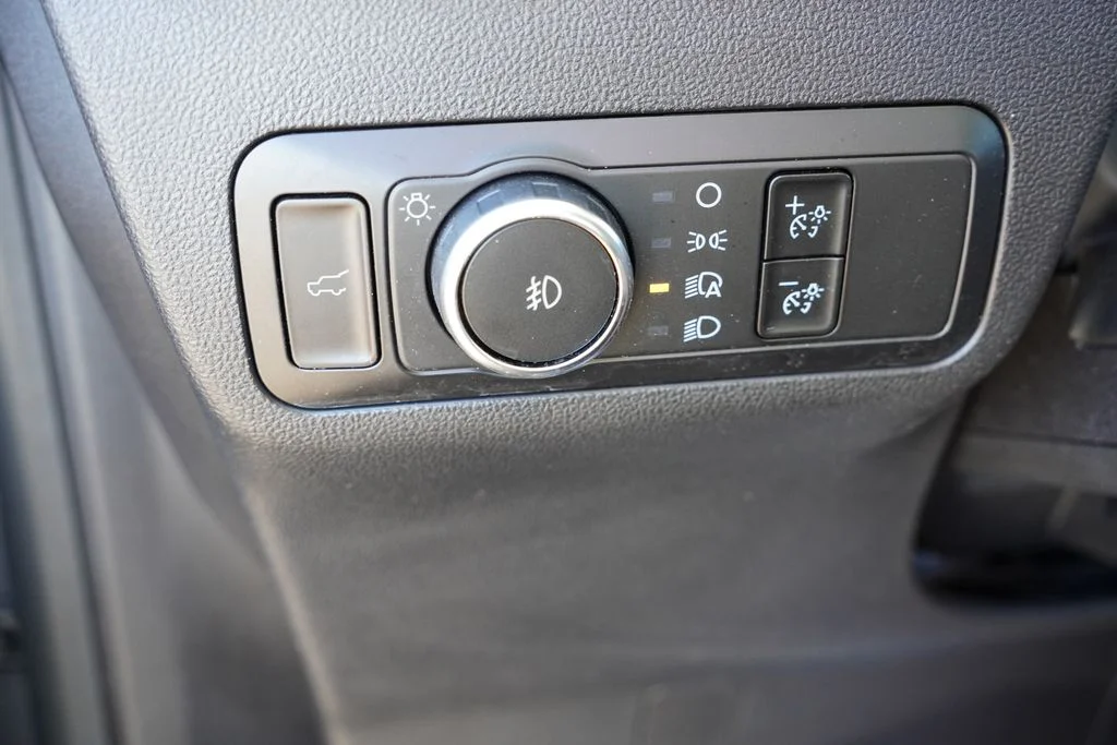 Used 2025 Gray Ford Outer Banks image 24