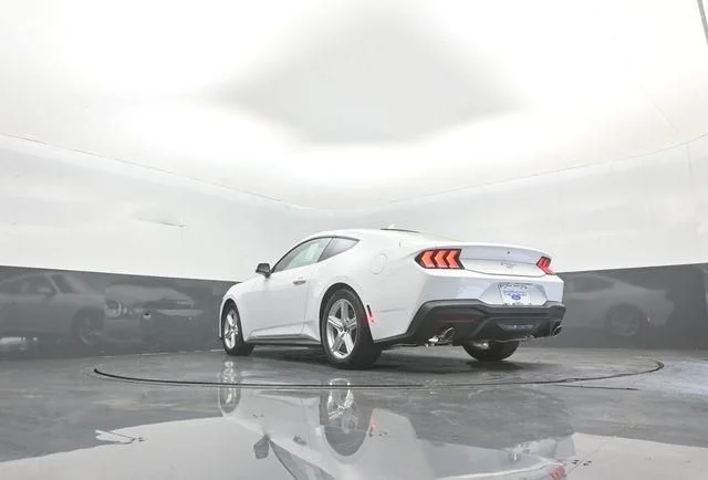 New 2026 Oxford White Ford EcoBoost® Fastback image 32
