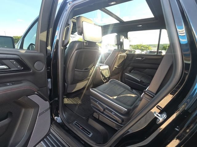 Used 2025 Onyx Black GMC AT4 Ultimate image 30