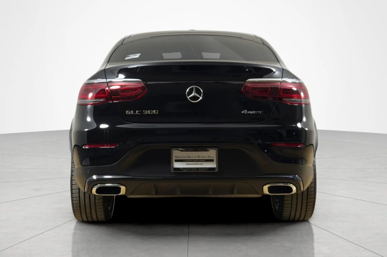 Used 2022 Black Mercedes-Benz GLC 300 image 4