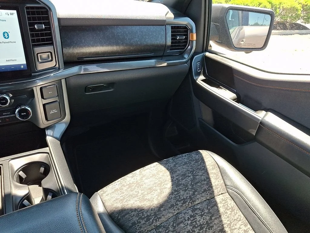 Used 2022  Ford XL image 50