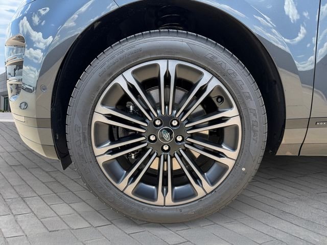 New 2026 Carpathian Grey Land Rover Hoxton Edition image 9