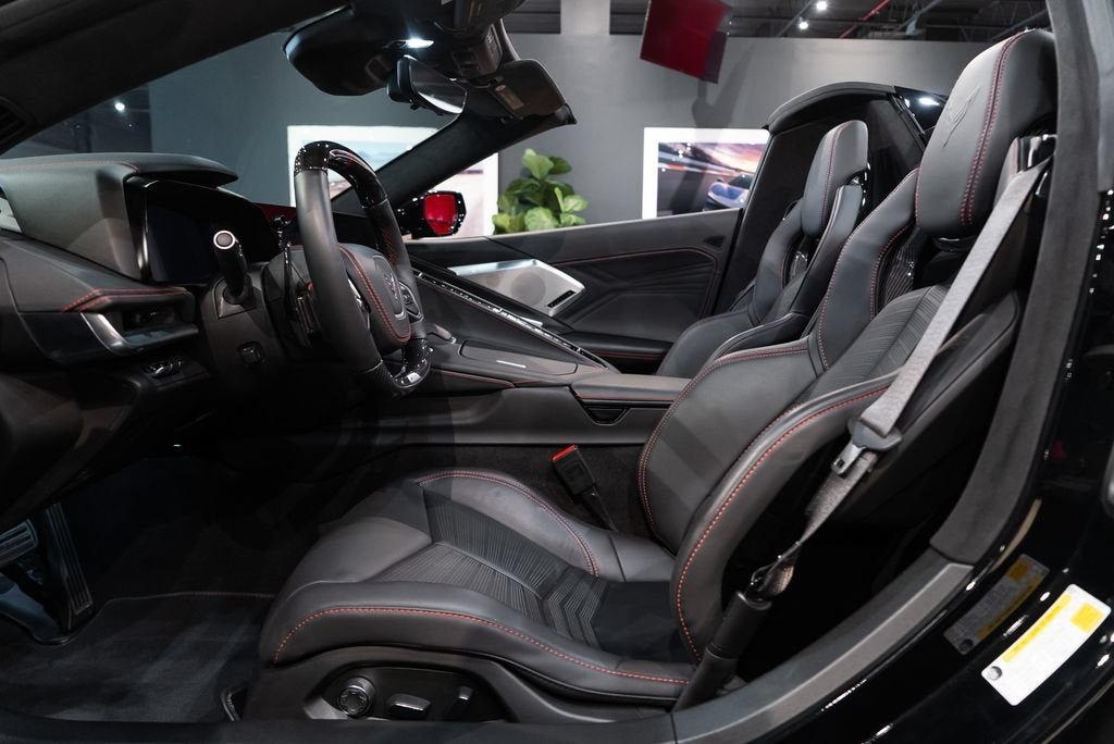 Used 2025 Black Chevrolet Z06 image 24