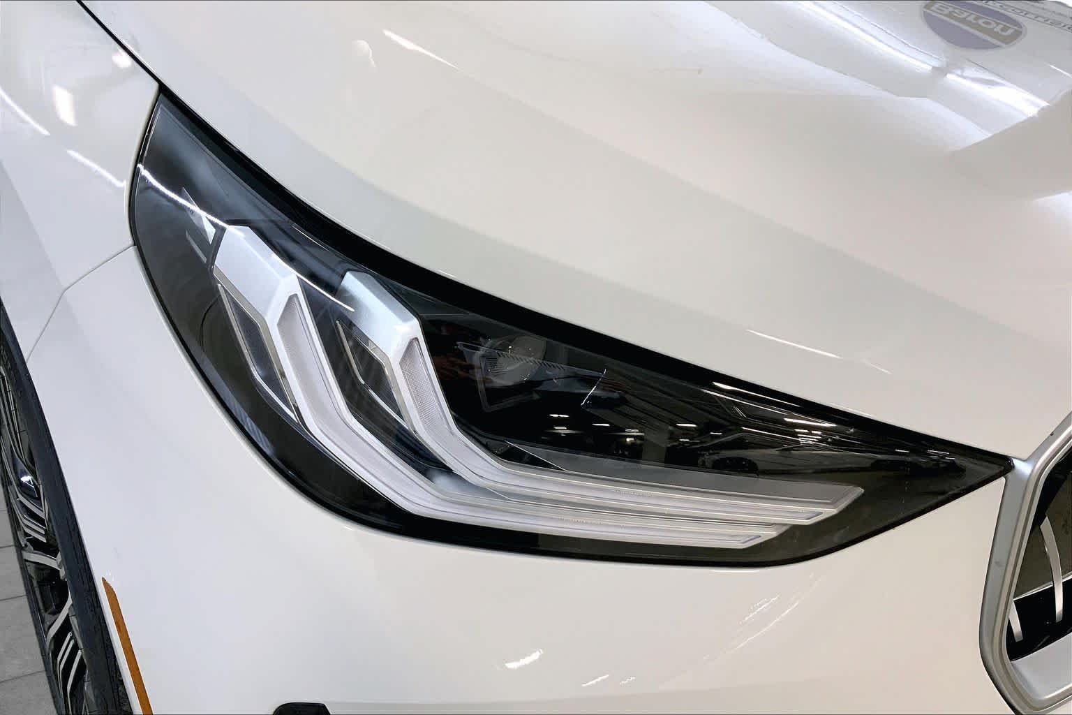 New 2026 Alpine White BMW 30 xDrive image 13