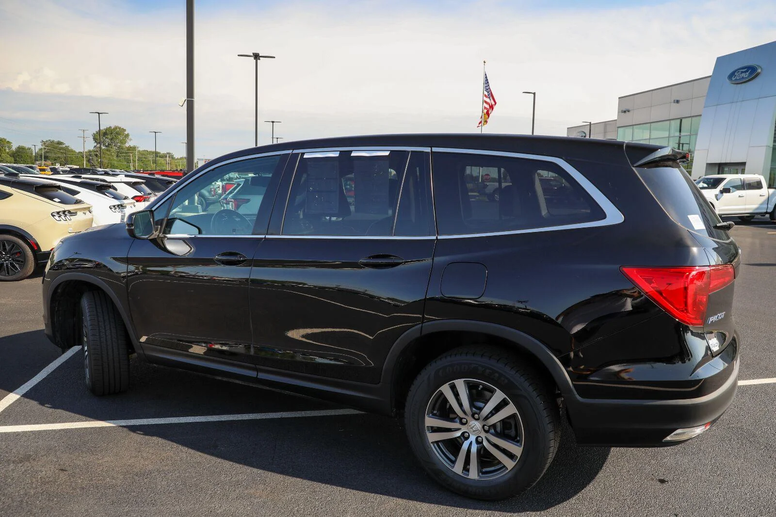 Used 2017 Crystal Black Pearl Honda EX-L image 21