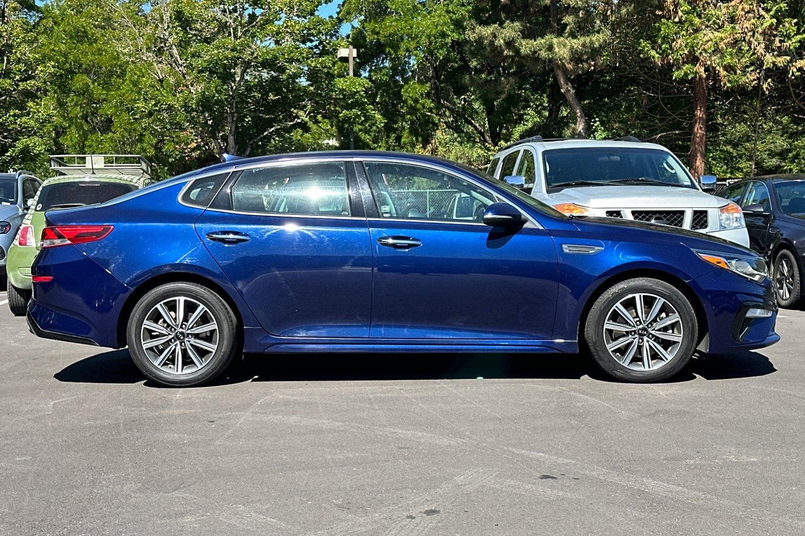 Used 2020 Blue Kia EX image 3