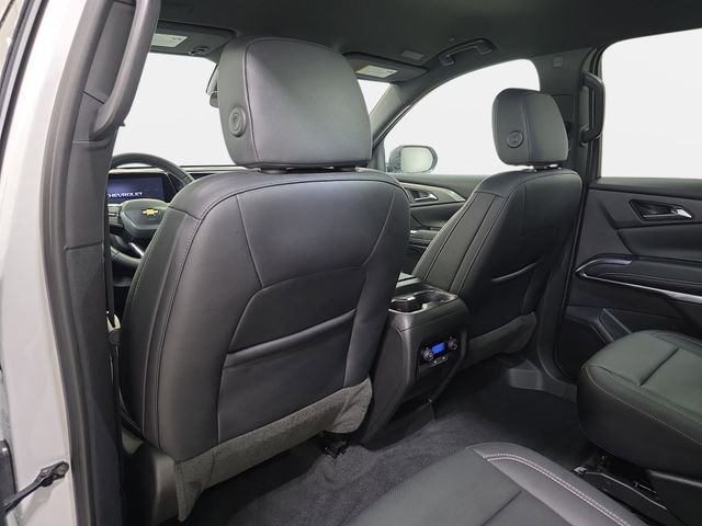 Used 2025 White Chevrolet LT image 12
