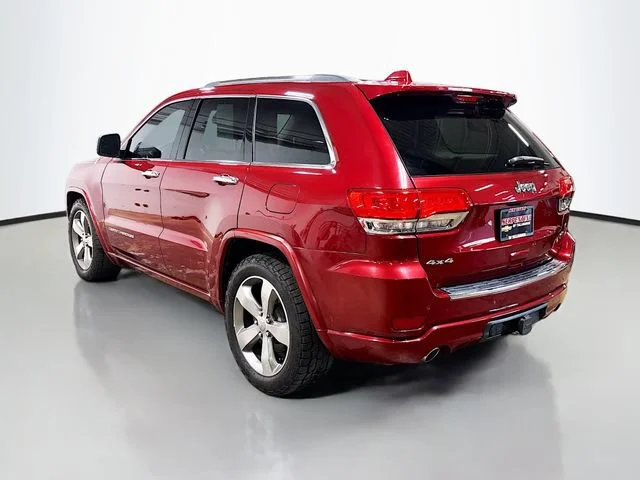 Used 2015  Jeep Overland image 8
