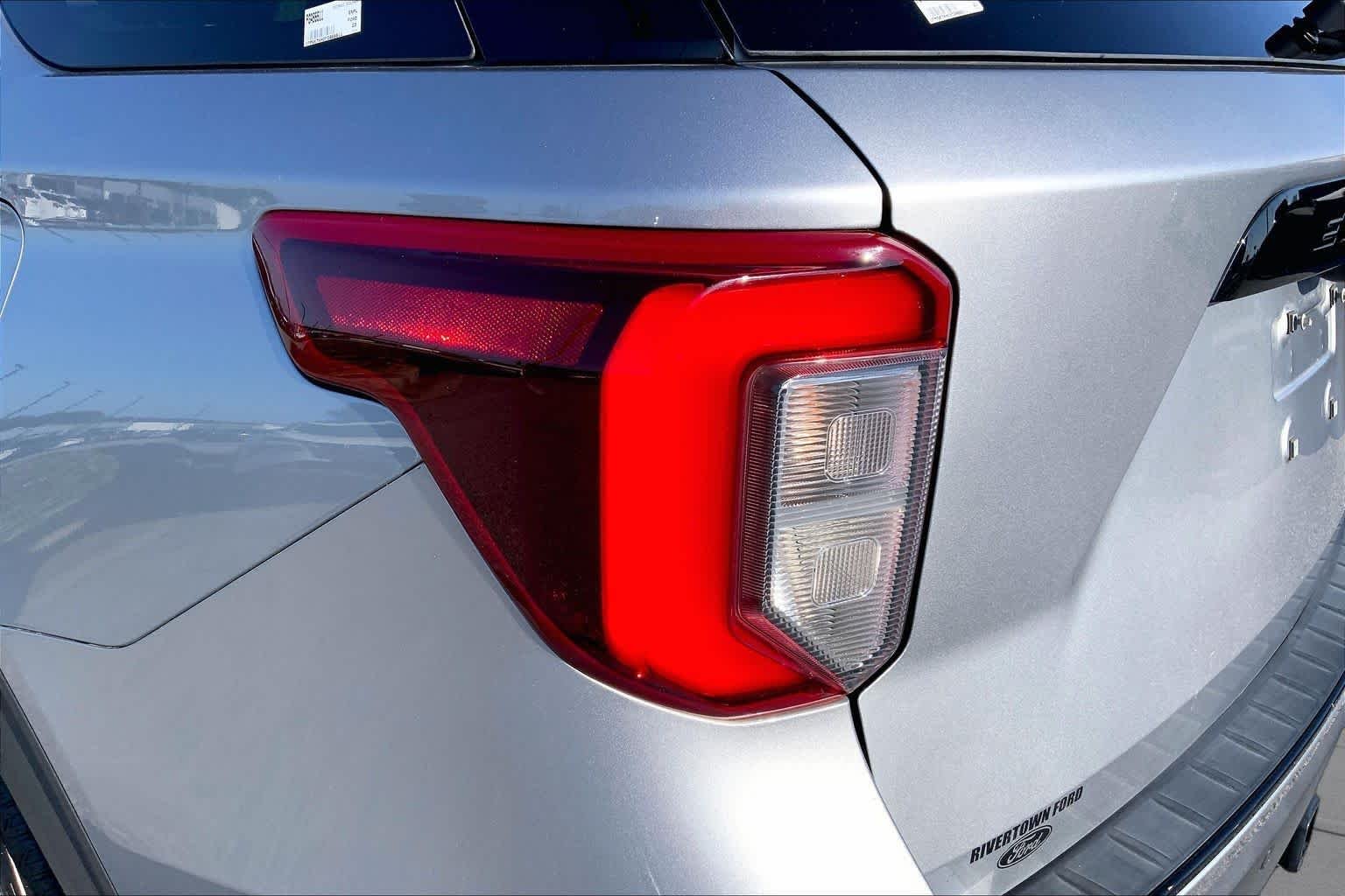Used 2023 Iconic Silver Metallic Ford ST-Line image 27