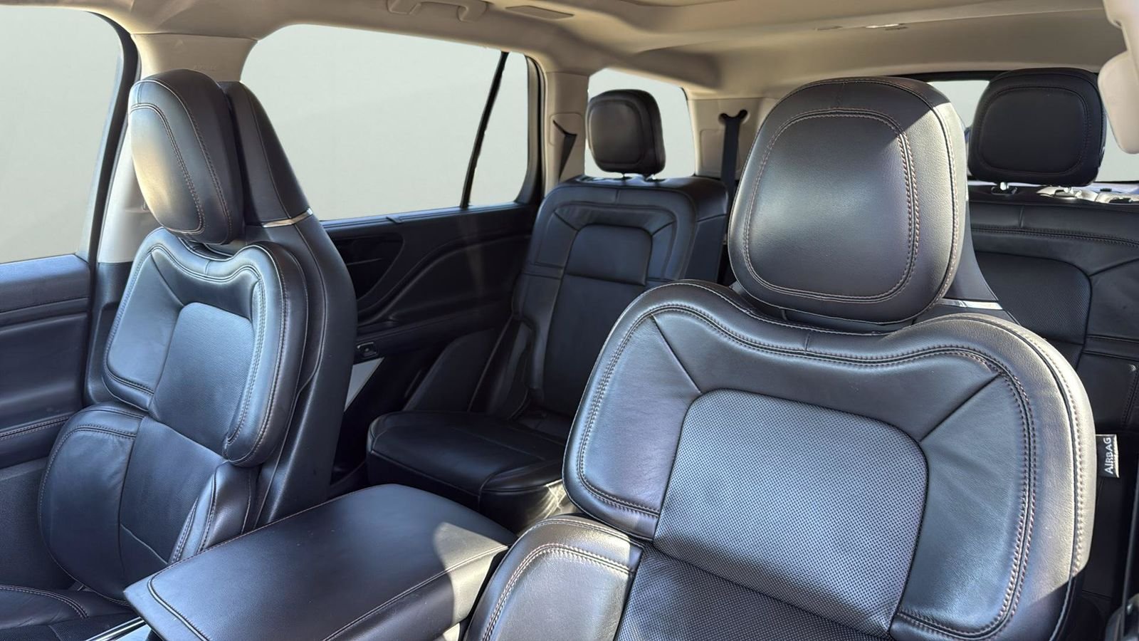 Used 2020 Black Lincoln Reserve image 17
