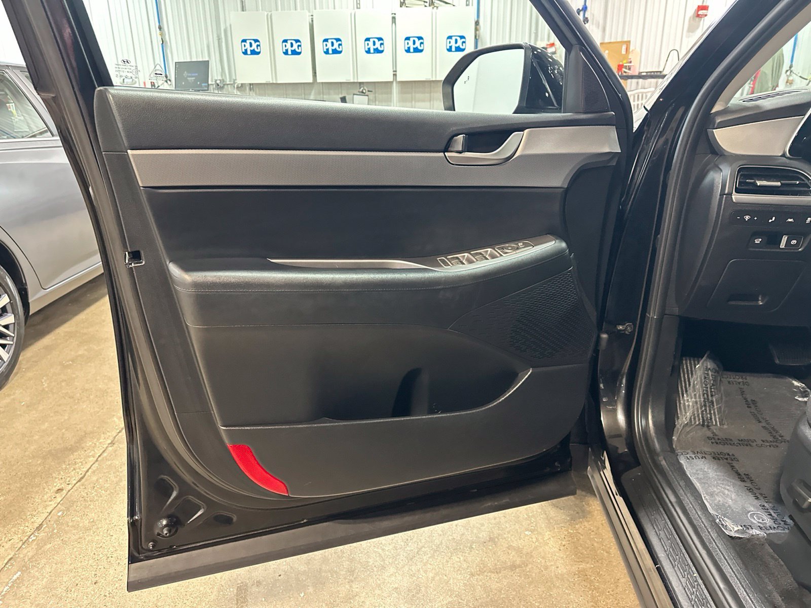 Used 2020 Black Hyundai SEL image 13