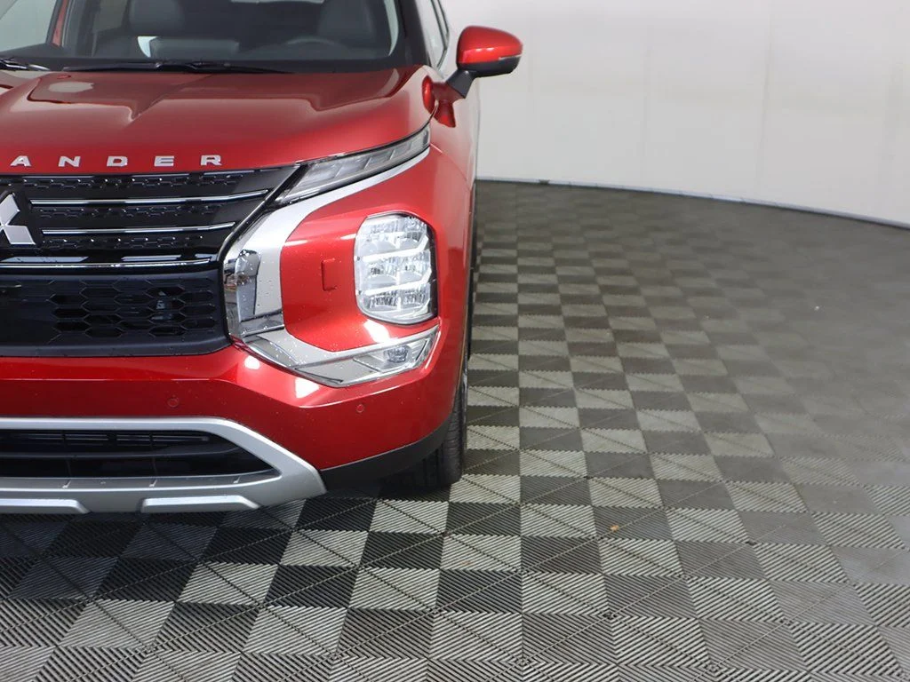 Used 2024 Red Mitsubishi SE image 15