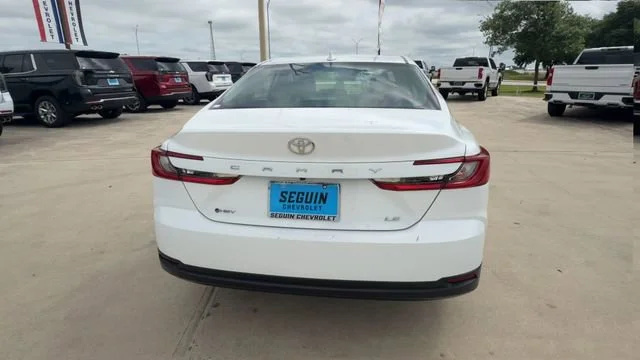 2026 Toyota Camry LE - Photo 7