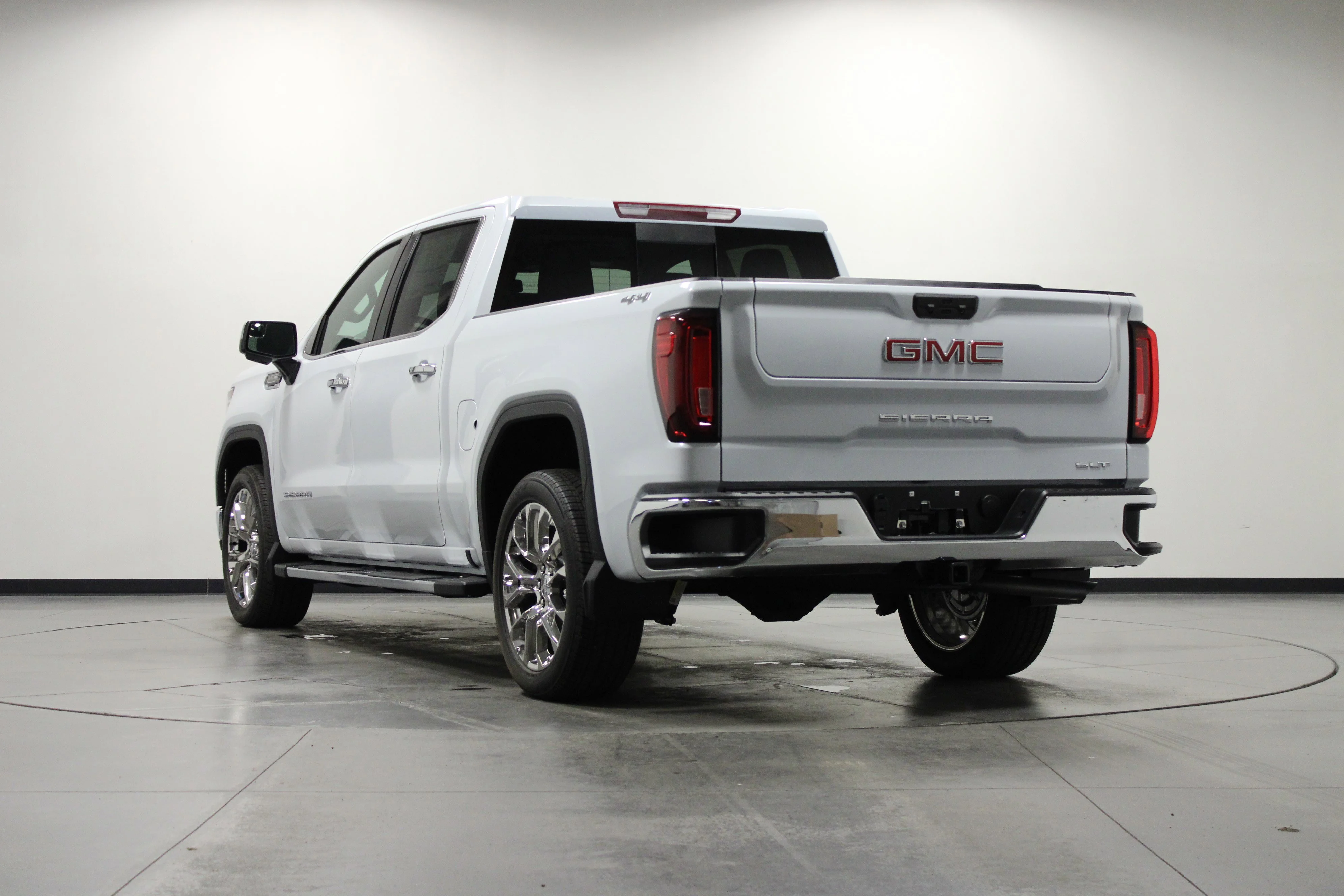 New 2026 Glacier White Tricoat GMC SLT image 6
