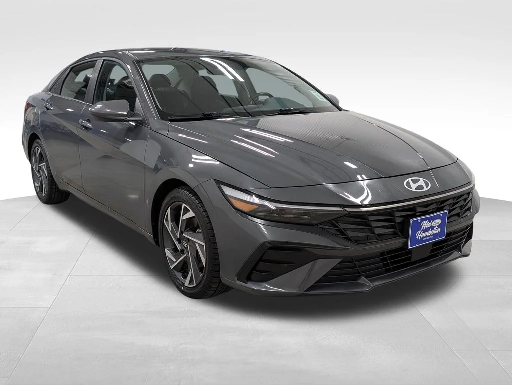 Certified Used 2025 Gray Hyundai SEL Convenience image 18