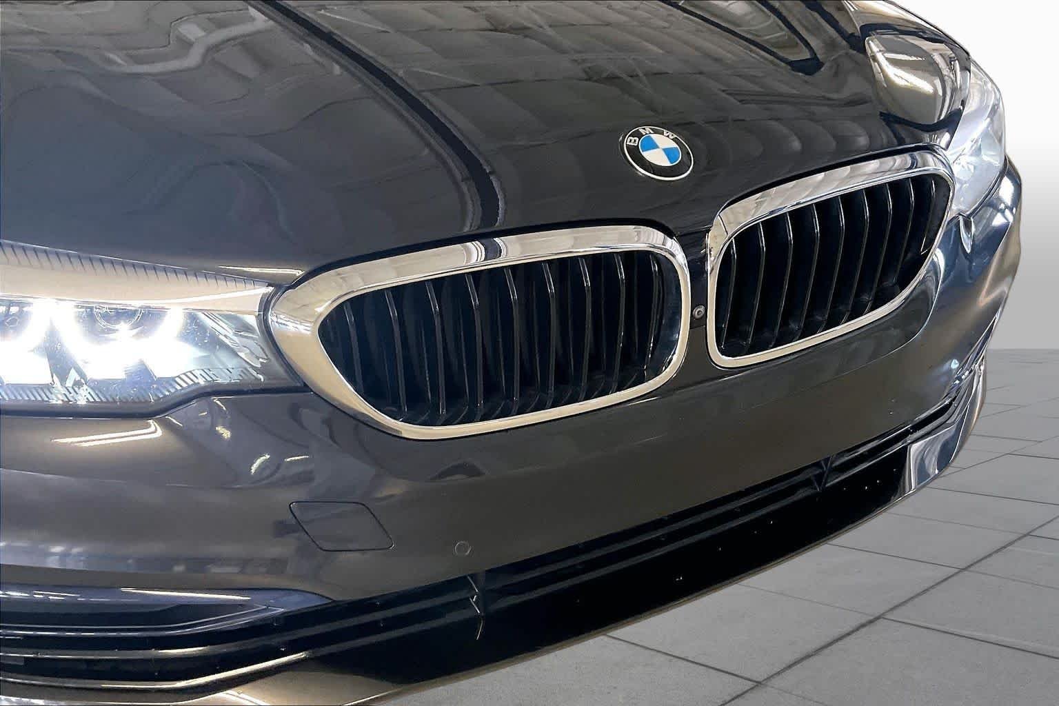 Used 2020 Dark Graphite Metallic BMW 540i image 29