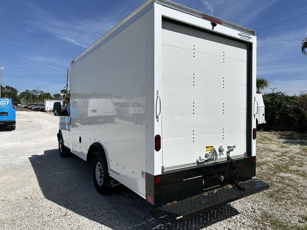 New 2025 Summit White Chevrolet 1WT image 14