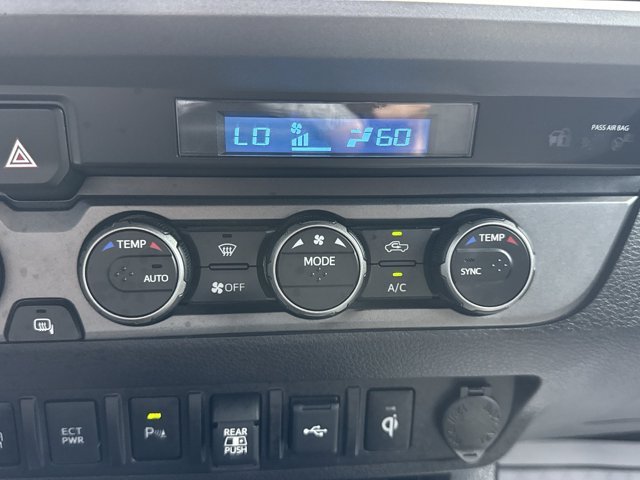 Used 2022  Toyota  image 18