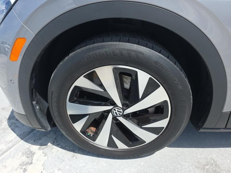 Used 2023 Silver Volkswagen Standard image 12