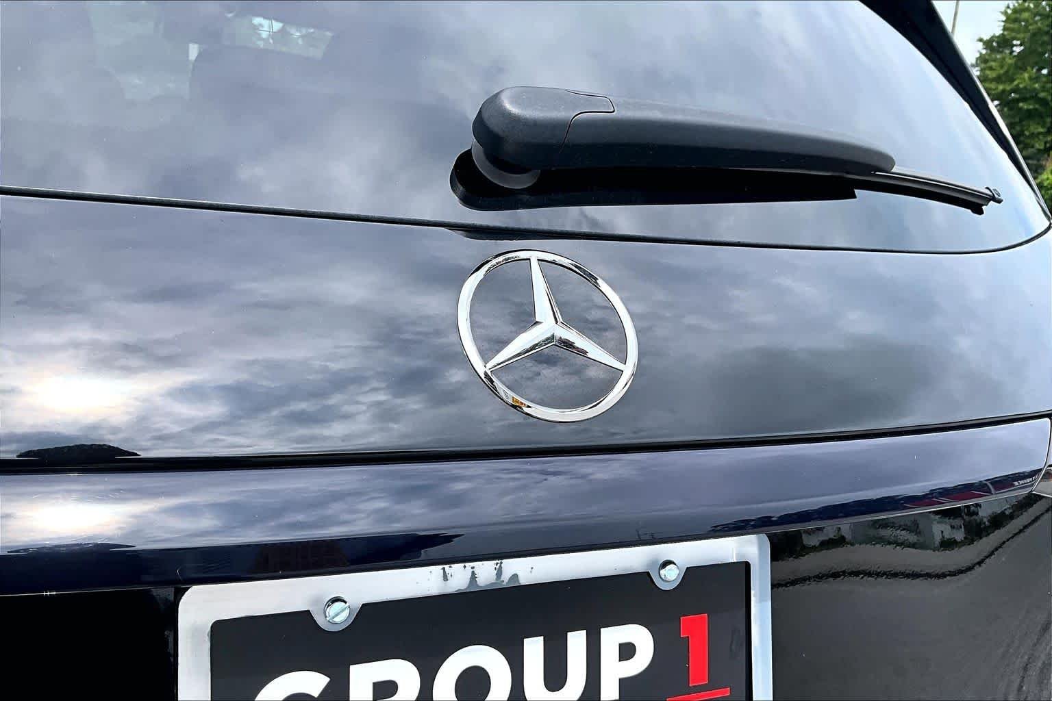 Used 2023 Black Mercedes-Benz GLC 300 image 31
