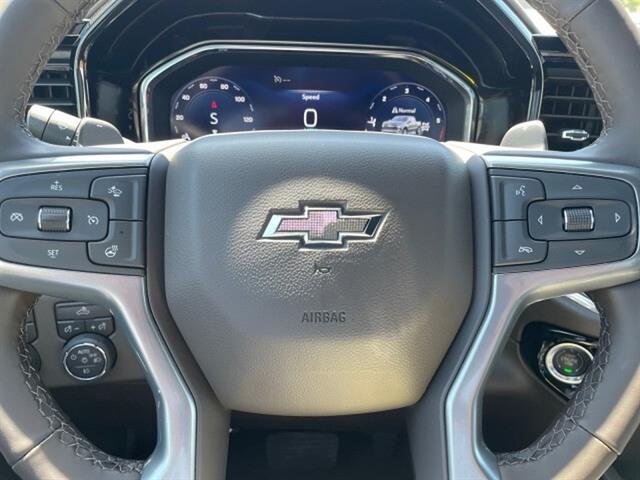 Used 2025 Summit White Chevrolet RST image 16