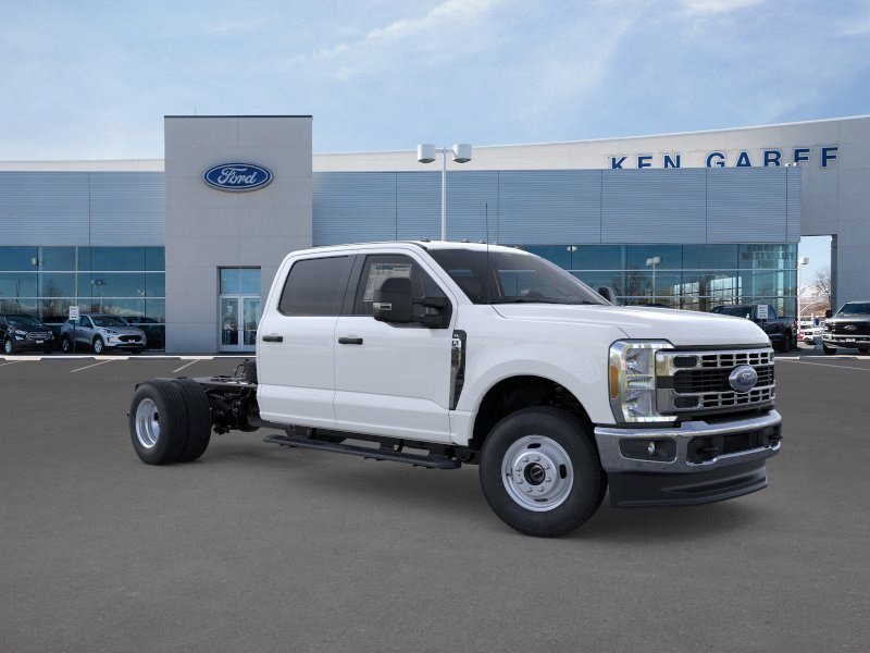 New 2026 Oxford White Ford XL image 8